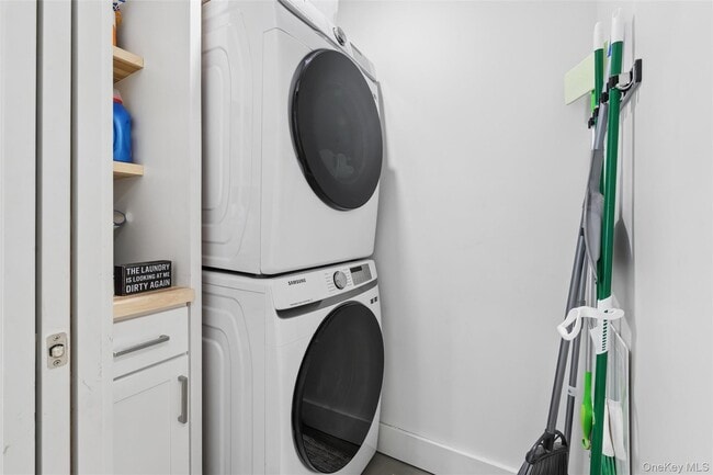 Building Photo - 6 W Landing Rd