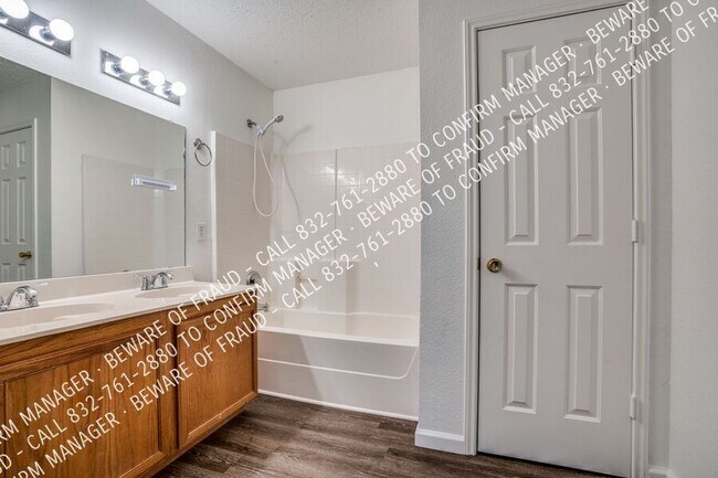 Building Photo - 616 Almandora Dr