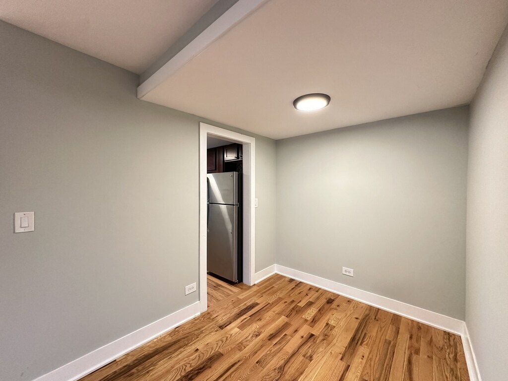 Building Photo - 440 W Elm St