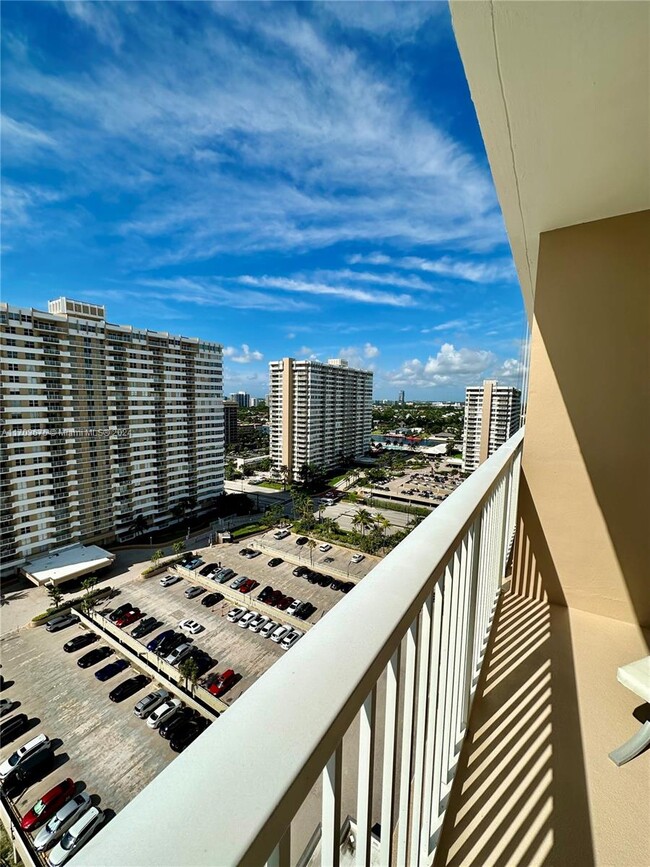 Building Photo - 1950 S Ocean Dr