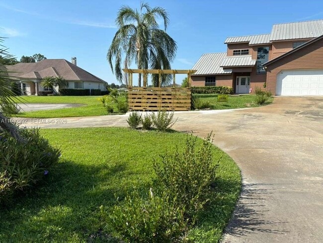 Building Photo - 3116 Tanglewylde Ave