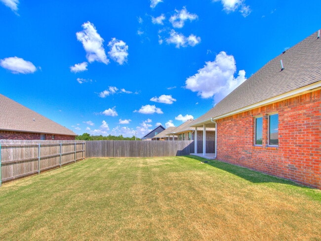 Building Photo - 1463 Hickory Trl