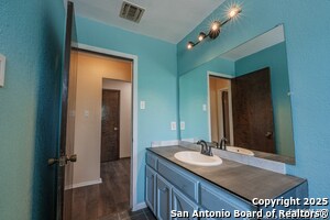 Building Photo - 1002 River Oak Dr