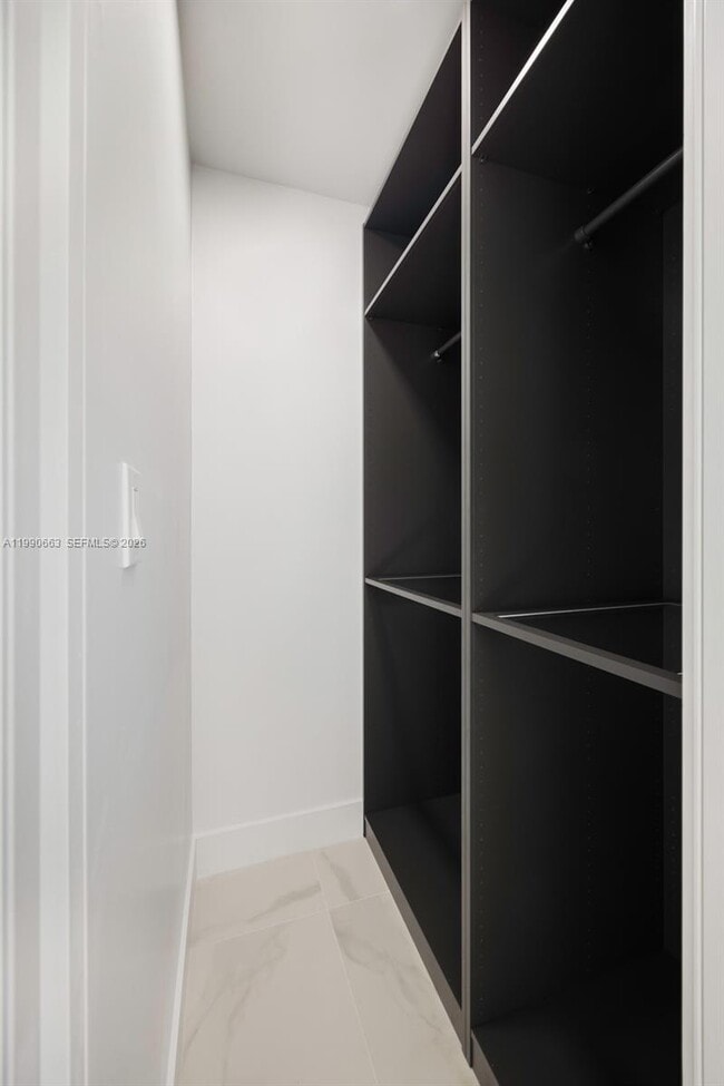 Building Photo - 3640 SW 13th St