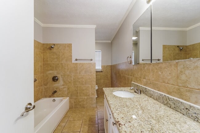 Building Photo - 3135 Bilgray Dr