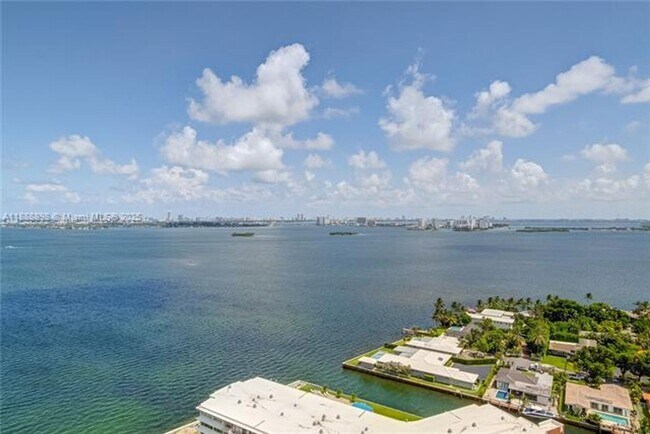 Building Photo - 4000 Towerside Terrace