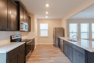 Building Photo - 316 Tranquil Ln