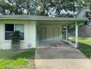 Building Photo - 419 N Wentworth St