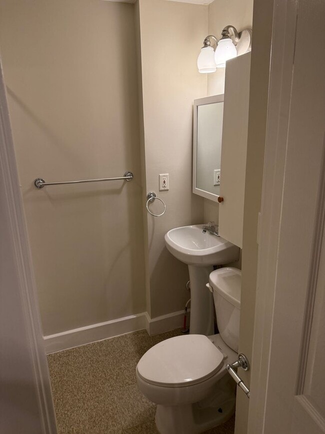 Building Photo - 1/1 with Fenced Yard - Charming Historic Home UPDATED