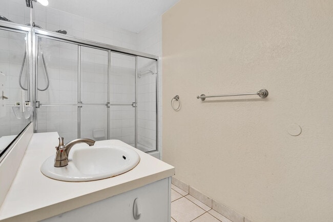 Building Photo - 10240 NW 33rd Pl