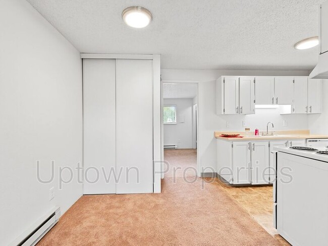 Building Photo - 6830 N Richmond Ave