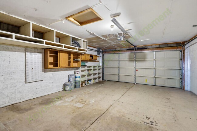 Building Photo - Remodeled Alta Mesa Golf Course Home with Private Balcony and Putting Green