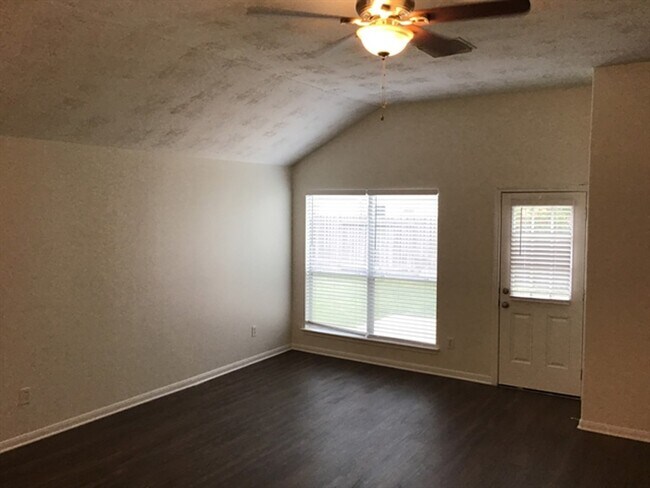 Building Photo - 2543 Fox River Ln