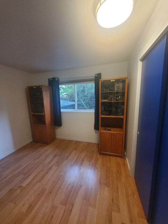 Building Photo - Your Peaceful Retreat in the Heart of Conv...