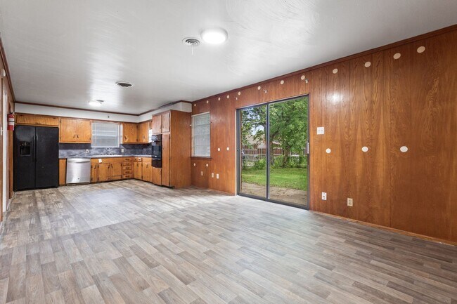 Building Photo - 8923 Jennie Lee Ln