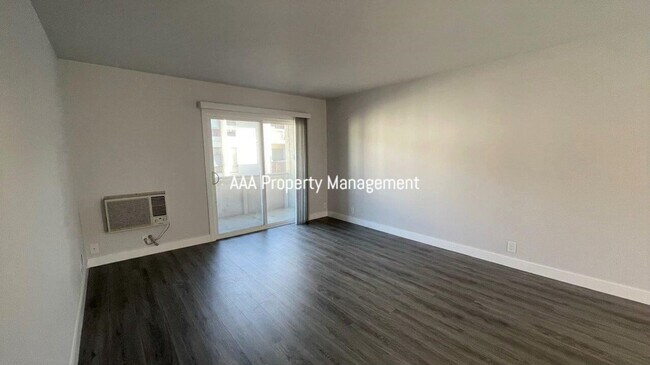 Building Photo - Concord Beautiful remodeled 1 bedroom 1 bath condo! Central location