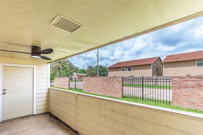 Building Photo - 14555 Wunderlich Dr