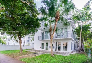 Building Photo - 945 Michigan Ave