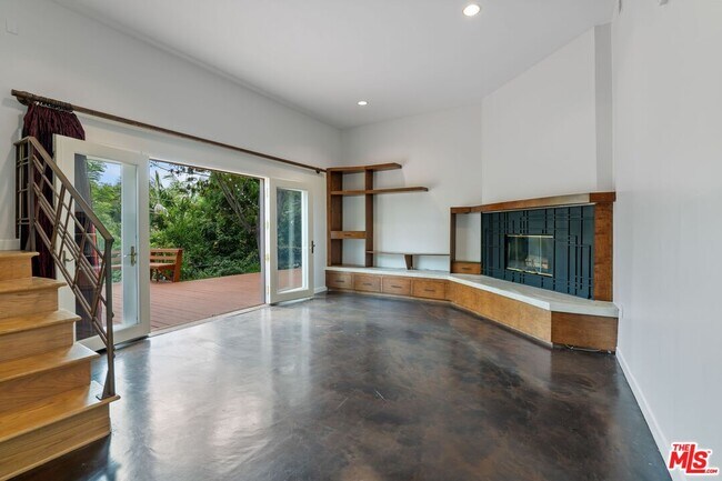 Building Photo - 13463 Rand Dr