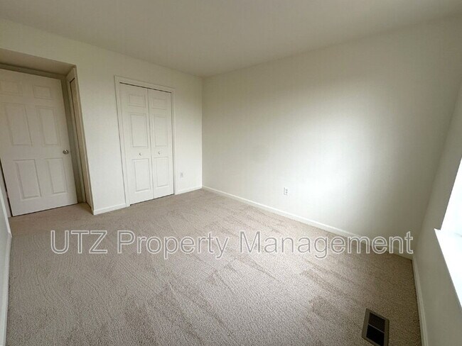 Building Photo - 9 Old Forge Garth Rd