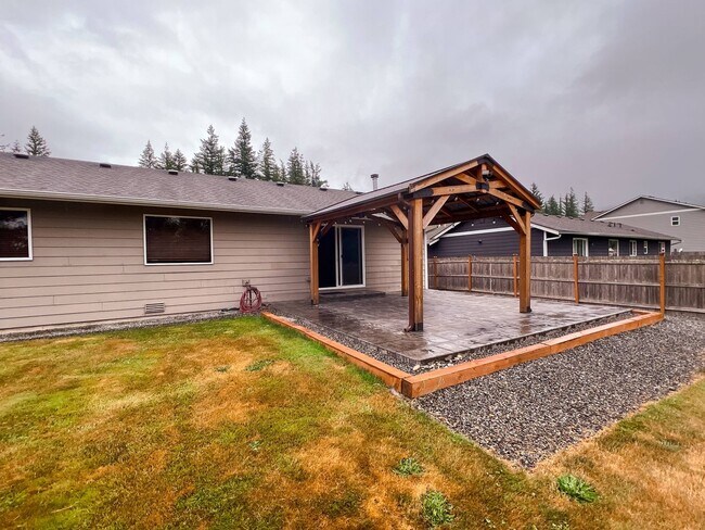 Building Photo - 3 Bed 2 Bath Rambler Gold Bar w/ RV Parking