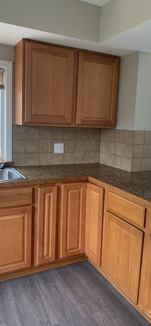 Building Photo - 2 Bedroom 1 Bathroom Single Family on Doub...