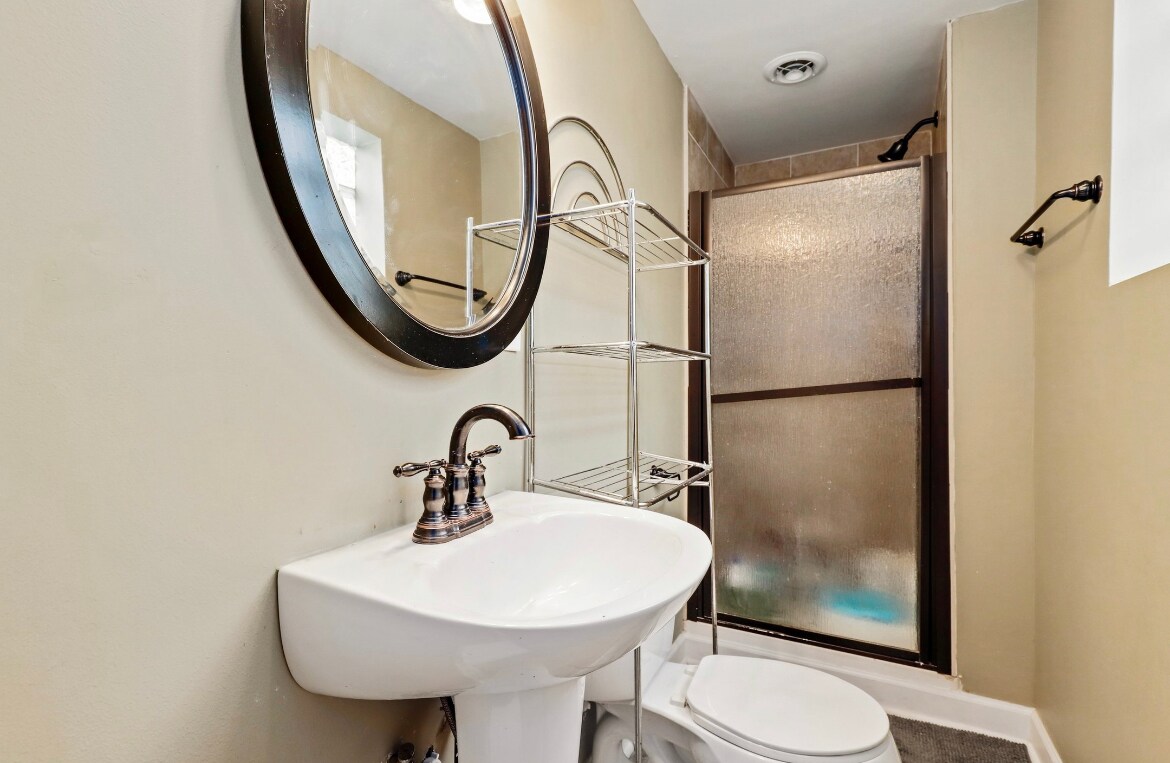Basement Full Bath - 511 Krause Ave