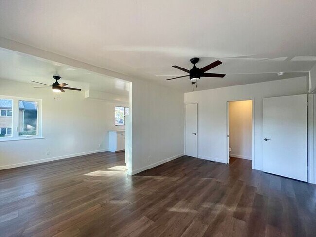 Building Photo - Updated Two Bedroom Home - Available October