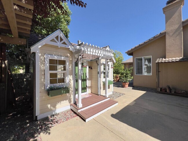 Building Photo - Stunning Single Level Browns Valley Home