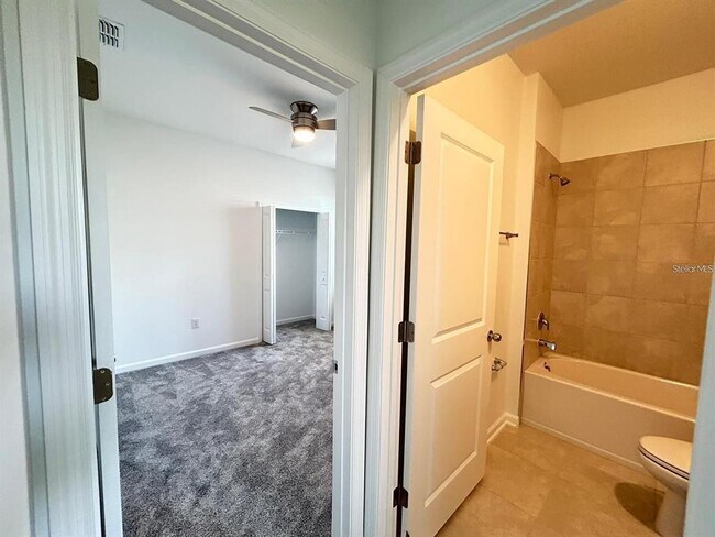 Building Photo - 305 Loch Ct