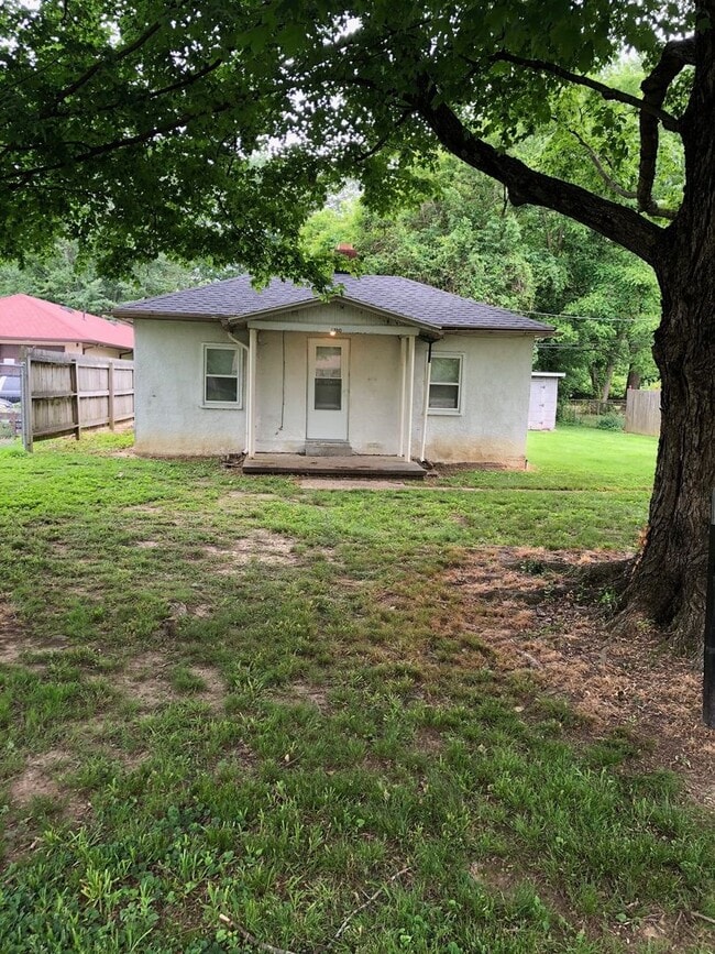 Building Photo - Don't Miss Out!