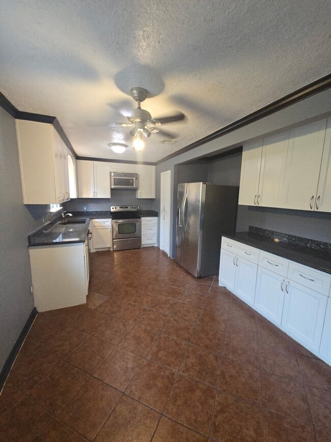 Building Photo - 10014 Carlow Ln