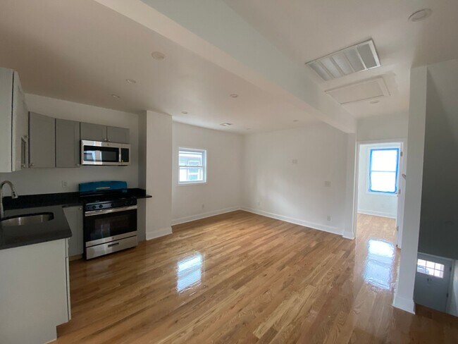 Building Photo - 1224 Monroe Ave