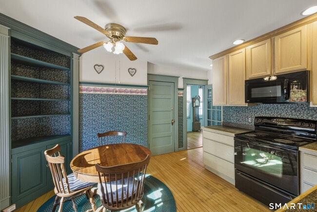 Building Photo - 87 Migeon Ave