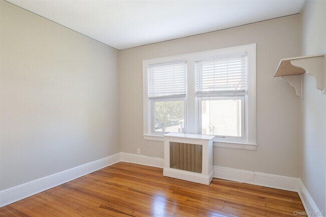 Building Photo - 453 Beach Ave