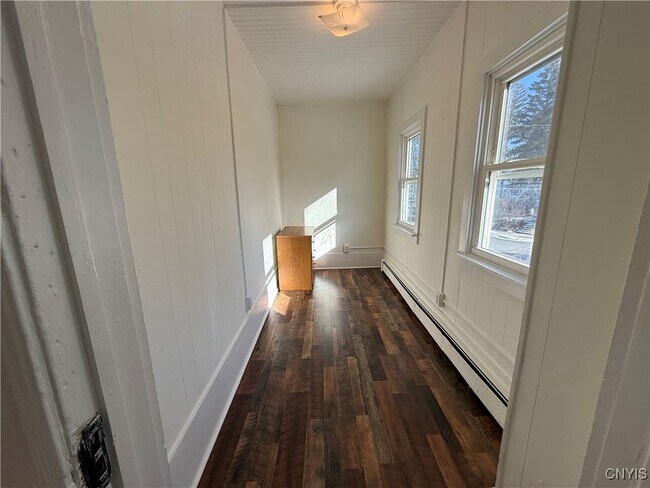 Building Photo - 303 Griffiths St