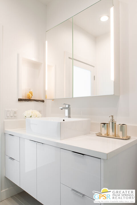 Building Photo - 717 Orlando Ave