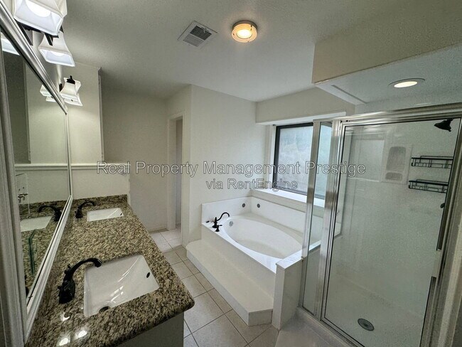 Building Photo - 15907 Spring Forest Dr