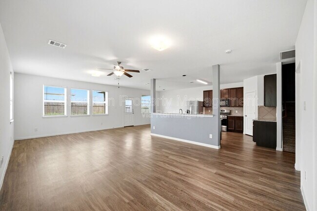 Building Photo - 10322 Urban Oak Trl
