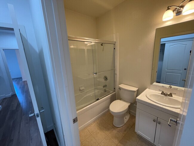 Building Photo - 5405 W 149th Pl