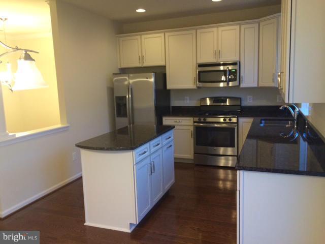 Building Photo - 25631 Pleasant Valley Rd