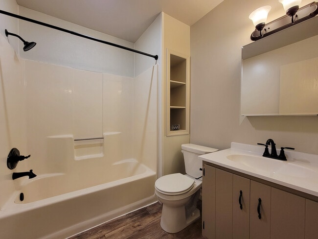 Building Photo - 1522 N Reading Rd