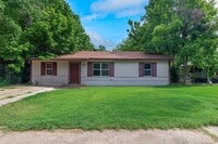 Building Photo - 1206 Olwen Dr