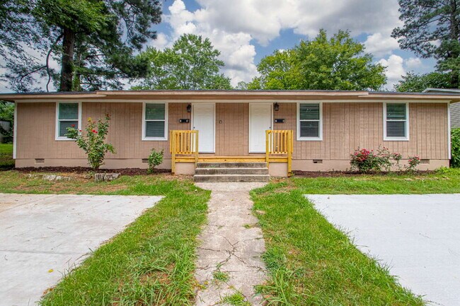 Building Photo - For Rent: Spacious Studio with 2 Baths in ...