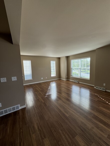 Building Photo - 1714 Fair Pheasant Way