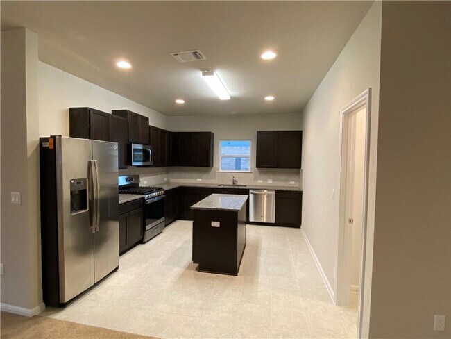 Building Photo - 8409 Looksee Ln