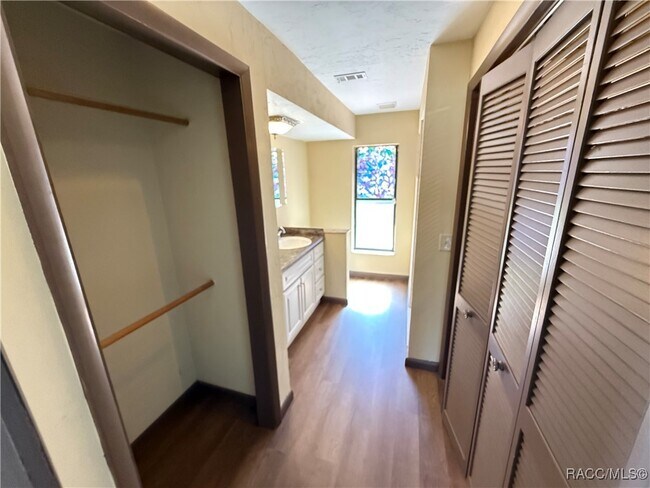 Building Photo - 3632 N Honeylocust Dr