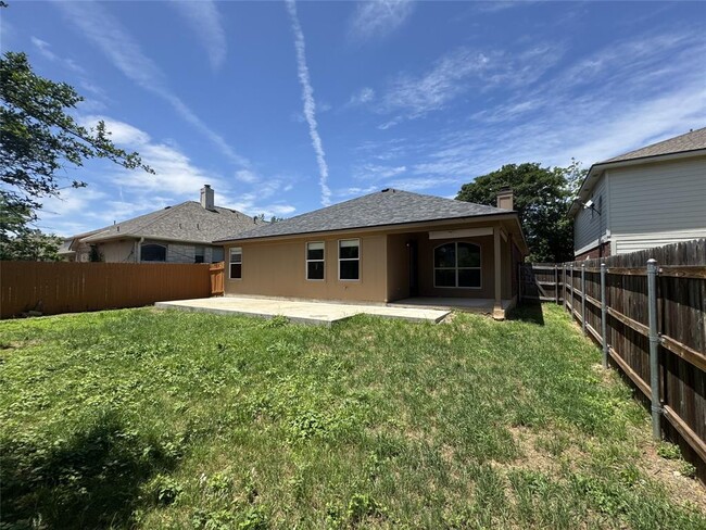 Building Photo - 5019 Cleves St