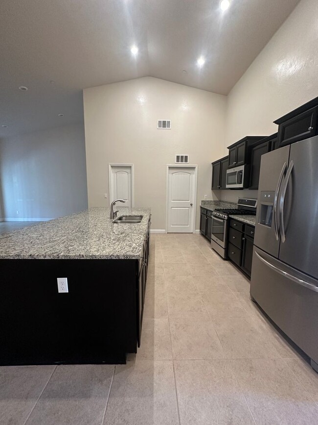 Building Photo - Must see this immaculate home!!!