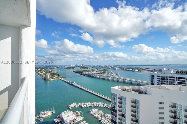 Building Photo - 1717 N Bayshore Dr